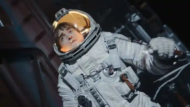 Robert Pattinson dans "Mickey 17" de Bong Joon Ho (2025) - Your Casting Pro