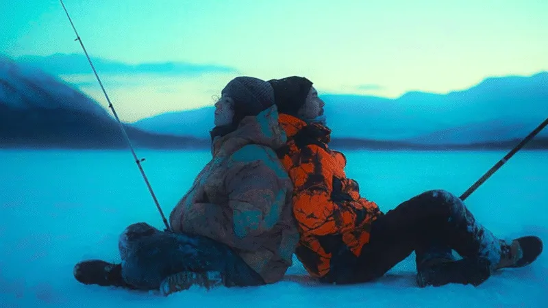 Sukkwan Island – père et fils dos à dos sur la glace