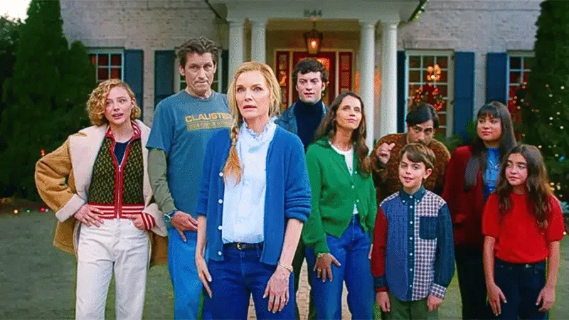 Joyeux Noël Maman ! - Le clan Clauster devant la maison familiale — Oh. What. Fun.