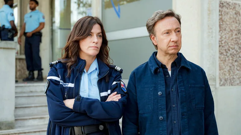 Stéphane Bern et Anne Caillon dans Bellefond, Antoine Bellefond et Audrey Passereau
