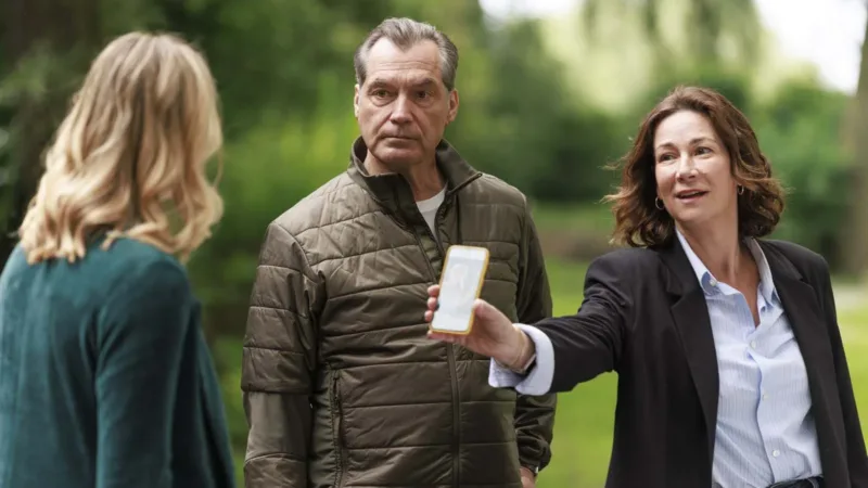 Samuel Labarthe et Virginie Hocq en enquêteurs dans Flair de famille