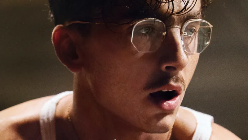 Affiche française de Marty Supreme avec Timothée Chalamet, gros plan et titre en bas