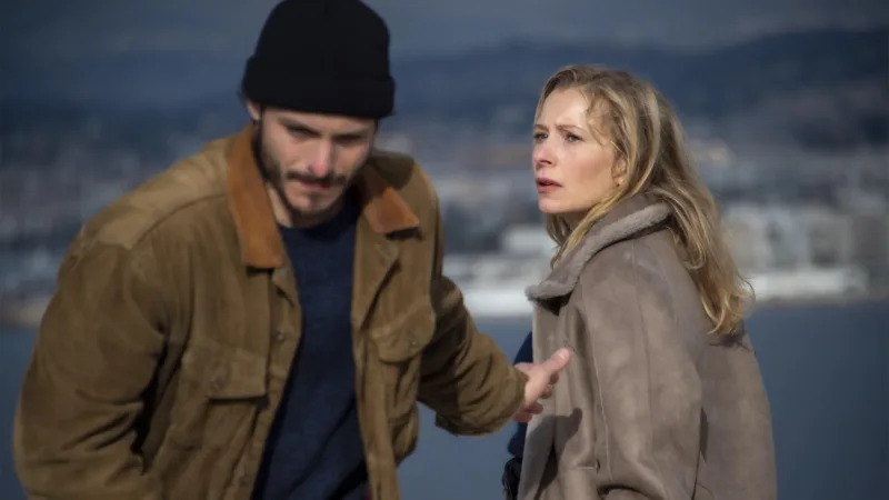 Ophélia Kolb dans Meurtres aux îles de Lérins, scène de tension