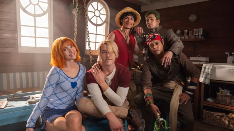Photo de groupe des Chapeaux de paille en version live-action avec Luffy, Zoro, Nami, Usopp et Sanji