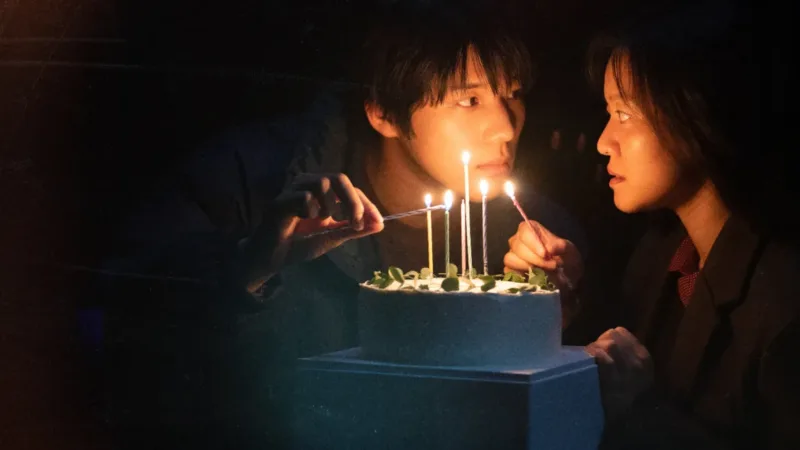 Scène avec le gateau et les bougies dans Pavane : Mi-jung et Kyung-rok se rapprochent
