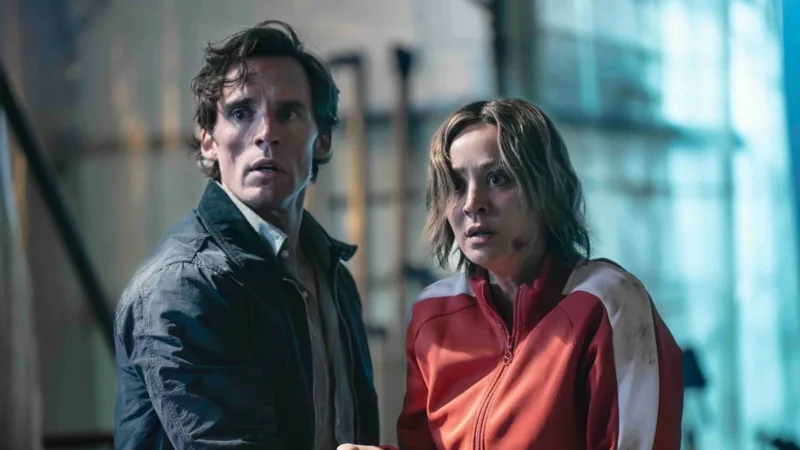 Scène de tension dans Vanished avec Kaley Cuoco et Sam Claflin