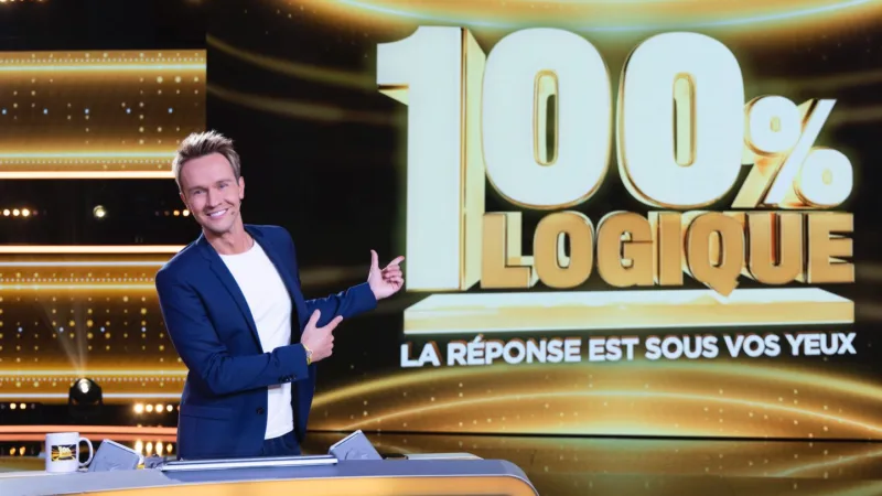 Plateau de 100 % logique sur France 2, décor et logo de l’émission