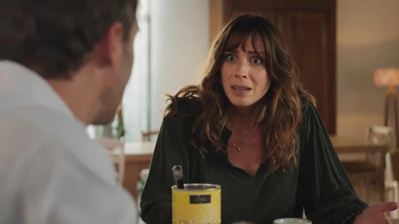 Laëtitia dans Ici tout commence au moment où sa relation avec Stanislas relance l’intrigue