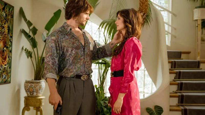 Florence et Antoine dans une scène de Mission Raphaël