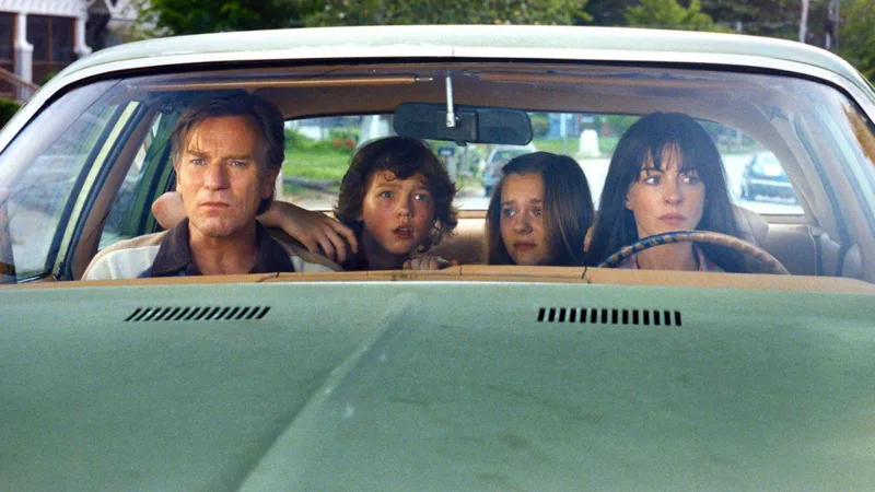 Anne Hathaway et Ewan McGregor dans le teaser de La Fin d'Oak Street
