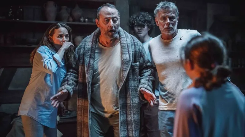Scène de Loups-Garous avec Franck Dubosc et Jean Reno dans l’univers fantastique du film