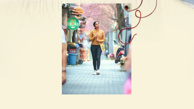 Affiche Netflix de Made in Korea (2026) avec Priyanka Arul Mohan dans une rue de Séoul.