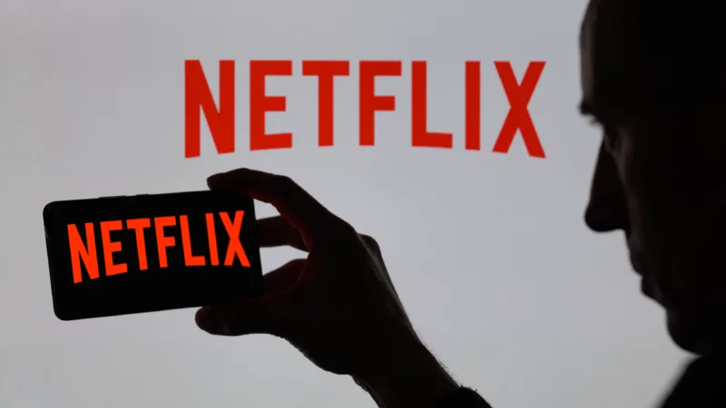 Logo Netflix photographié dans un contexte européen