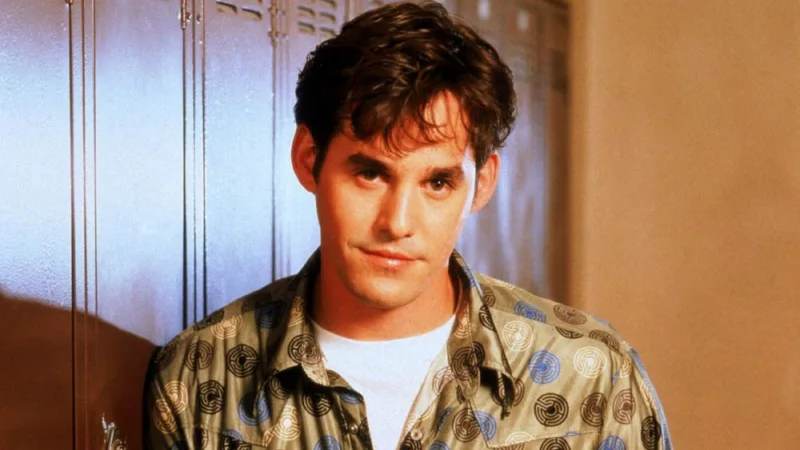 Nicholas Brendon dans une image de série liée à son rôle de Xander Harris