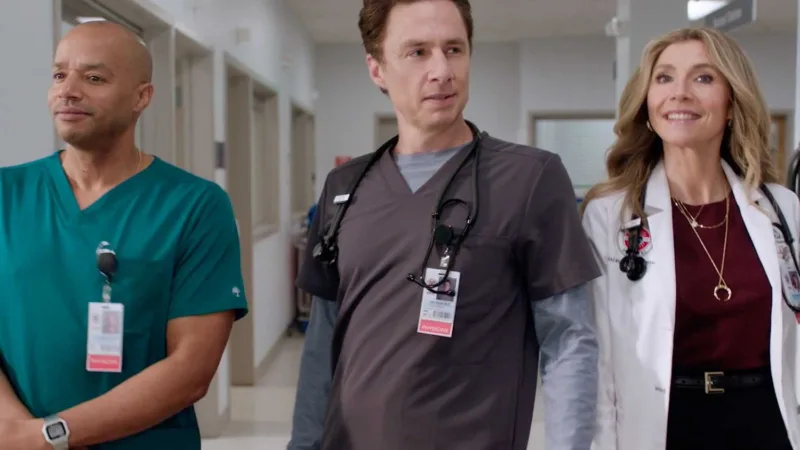 Zach Braff et Sarah Chalke dans une scène du revival de Scrubs