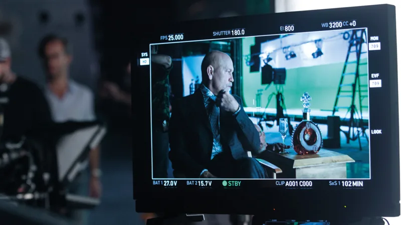John Malkovich face au coffre-fort de 100 Years dans un teaser