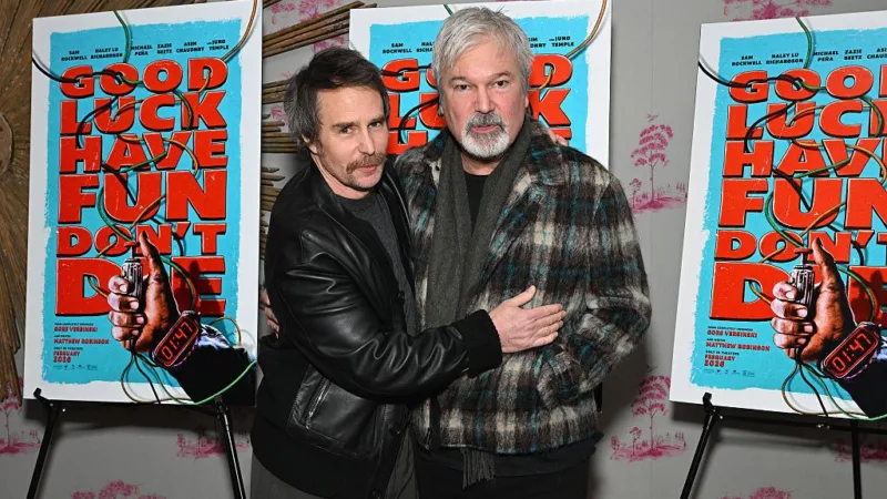 Sam Rockwell et Gore Verbinski lors d’une projection de Good Luck, Have Fun, Don’t Die