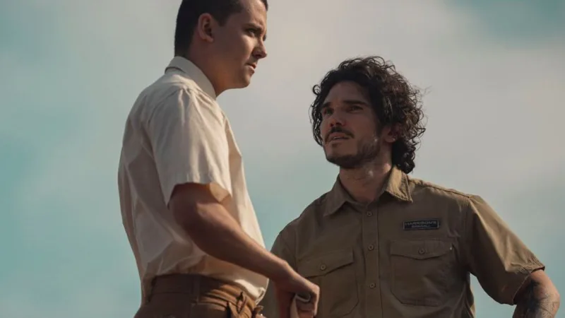 Asa Butterfield et Fra Fee dans Unchosen