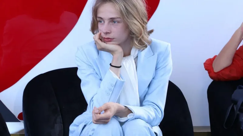 Billy Blanchard fils de Julie Depardieu lors d’une sortie publique