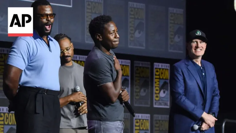David Jonsson sur la scène du Comic-Con avec Ryan Coogler et l’équipe de Black Panther 3