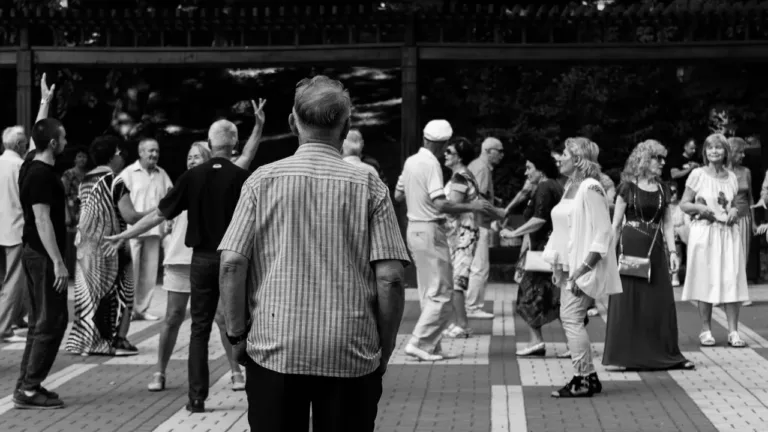 Casting 100 figurants seniors pour Projet K à Lyon