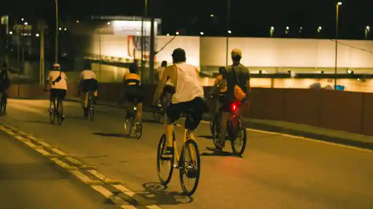Casting 20 cyclistes pour une série américaine à Paris - Séries TV et VOD - Femmes - Hommes - Paris, Île-de-France