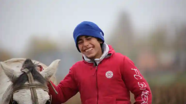 Casting Gaëtan 15-18 ans pour Deux garçons sur un cheval - Courts métrages - Enfants et Ados - Hommes - Abbaye de Bon-Repos