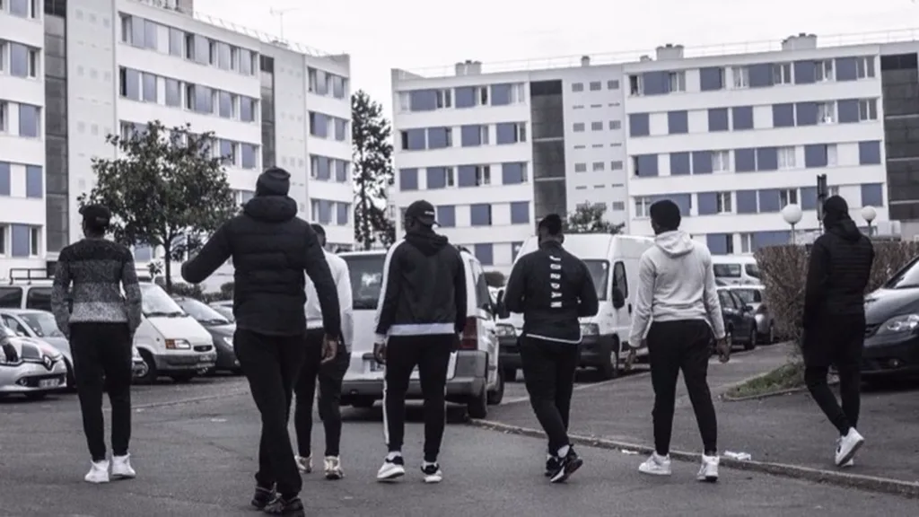 Casting jeunes hommes 20-27 ans pour une série Canal+ à Pau