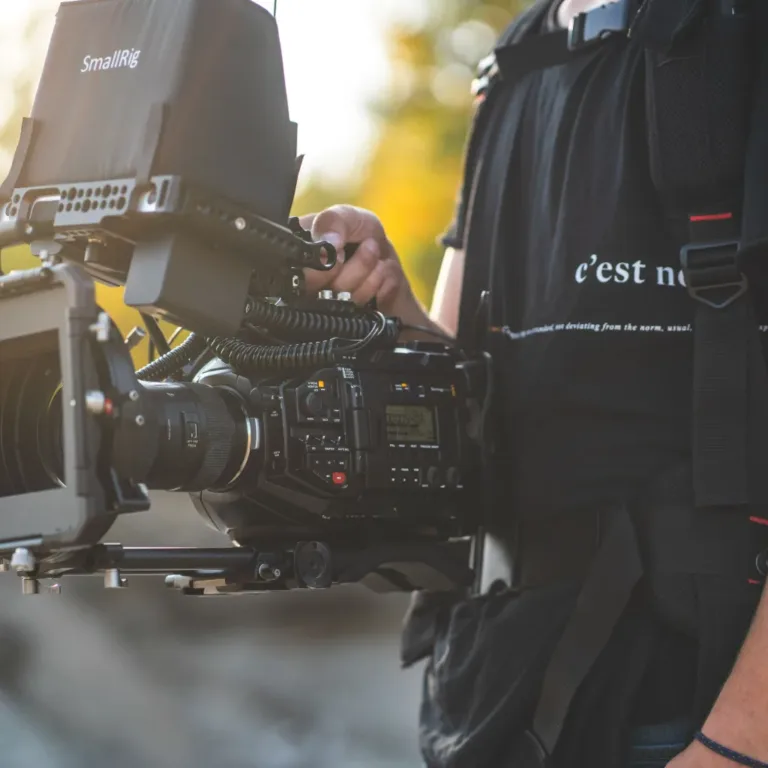Casting silhouettes hommes et femme pour film à Marseille