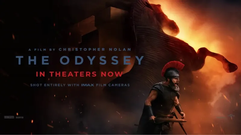 Matt Damon devant le cheval de Troie dans L’Odyssée de Christopher Nolan