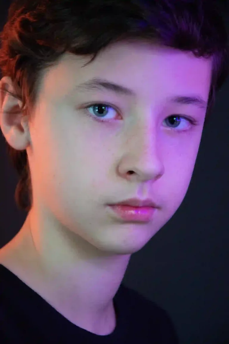 Casting garçons ukrainiens de 16 ans à Marseille