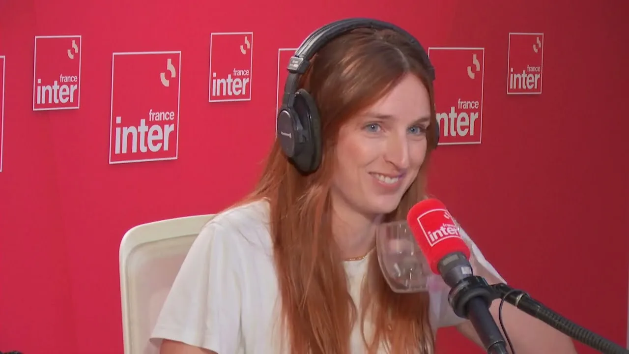 Alison Wheeler pendant un entretien France Inter