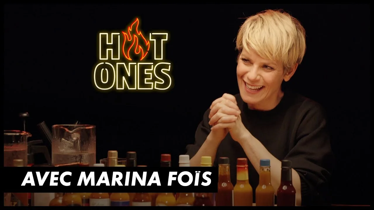 Marina Foïs pendant un entretien vidéo