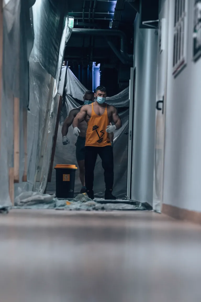 B.A.D.G.E. : casting hommes très musclés en région parisienne