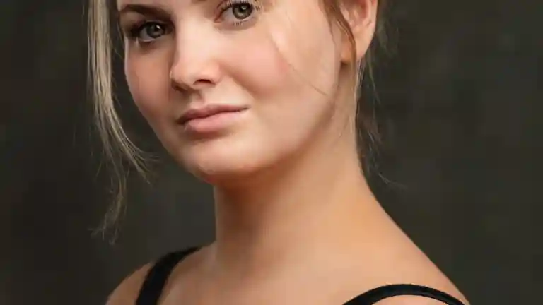 Portrait naturel d’une jeune comédienne