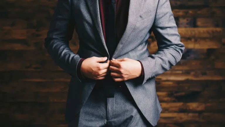 Casting comédien brun 25-30 ans pour le rôle principal d'un clip