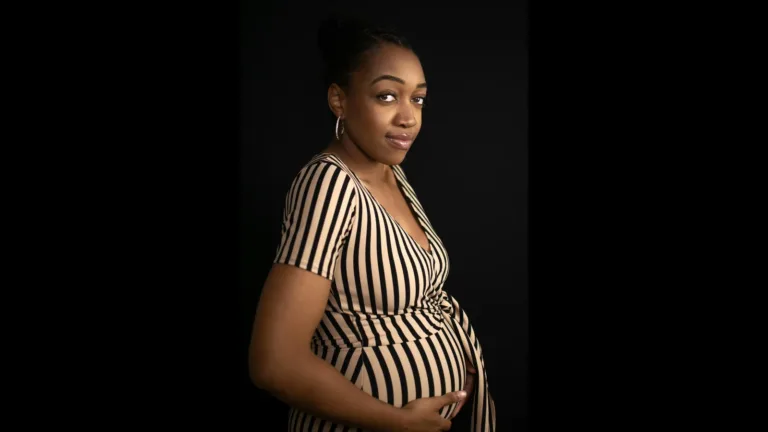 Casting femme enceinte noire ou métisse pour un clip à Paris