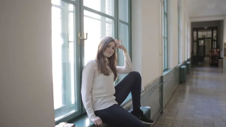 Casting collégienne 19-22 ans pour un film à Marseille