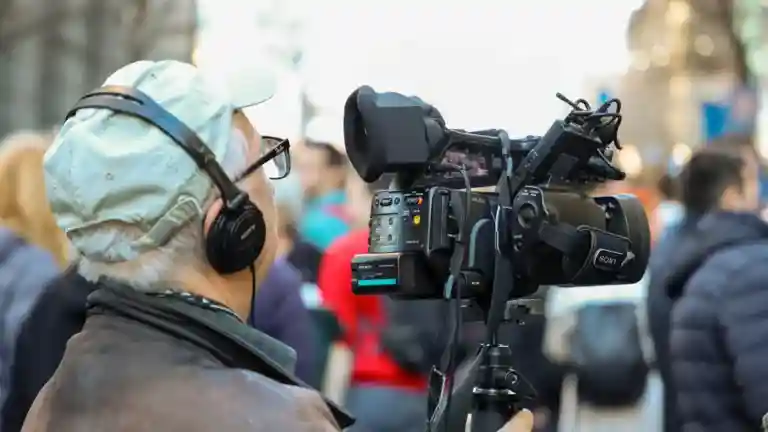 Casting photographes et cameramen pour Emily in Paris le 12 août - Séries TV et VOD - Femmes - Hommes - Netflix - Paris