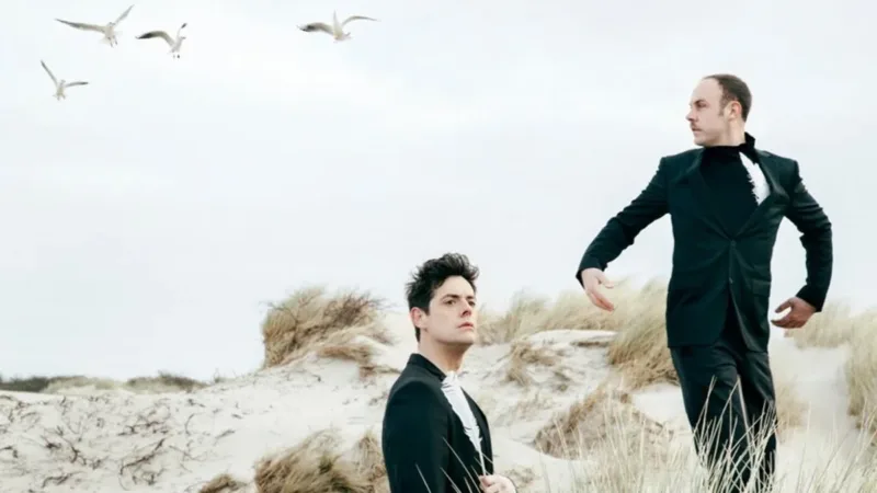 Jean Boucault et Johnny Rasse, dont l’histoire inspire le film Les Chanteurs d’oiseaux