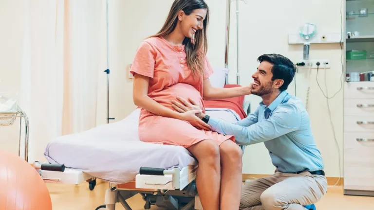 Casting mari d’une patiente enceinte pour une série médicale