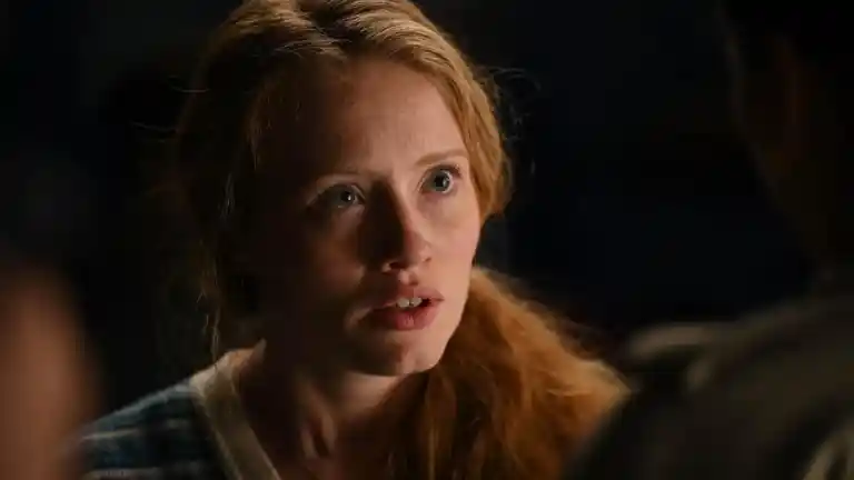 Alyzée Costes incarne Gabrielle dans le téléfilm Haut les cœurs !