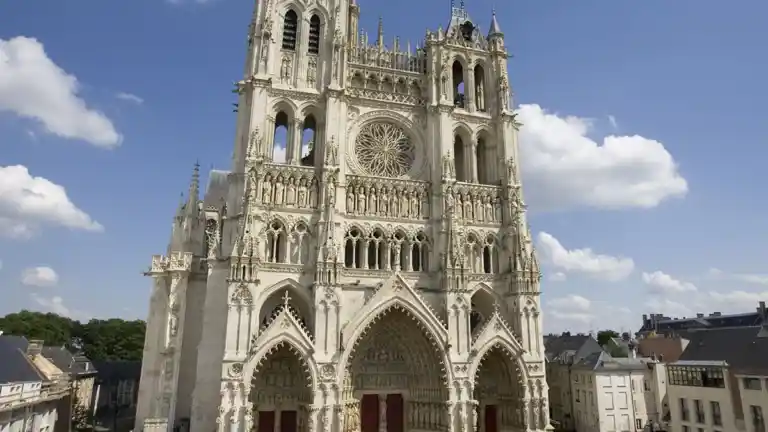 Cathédrale Notre-Dame d’Amiens et centre-ville