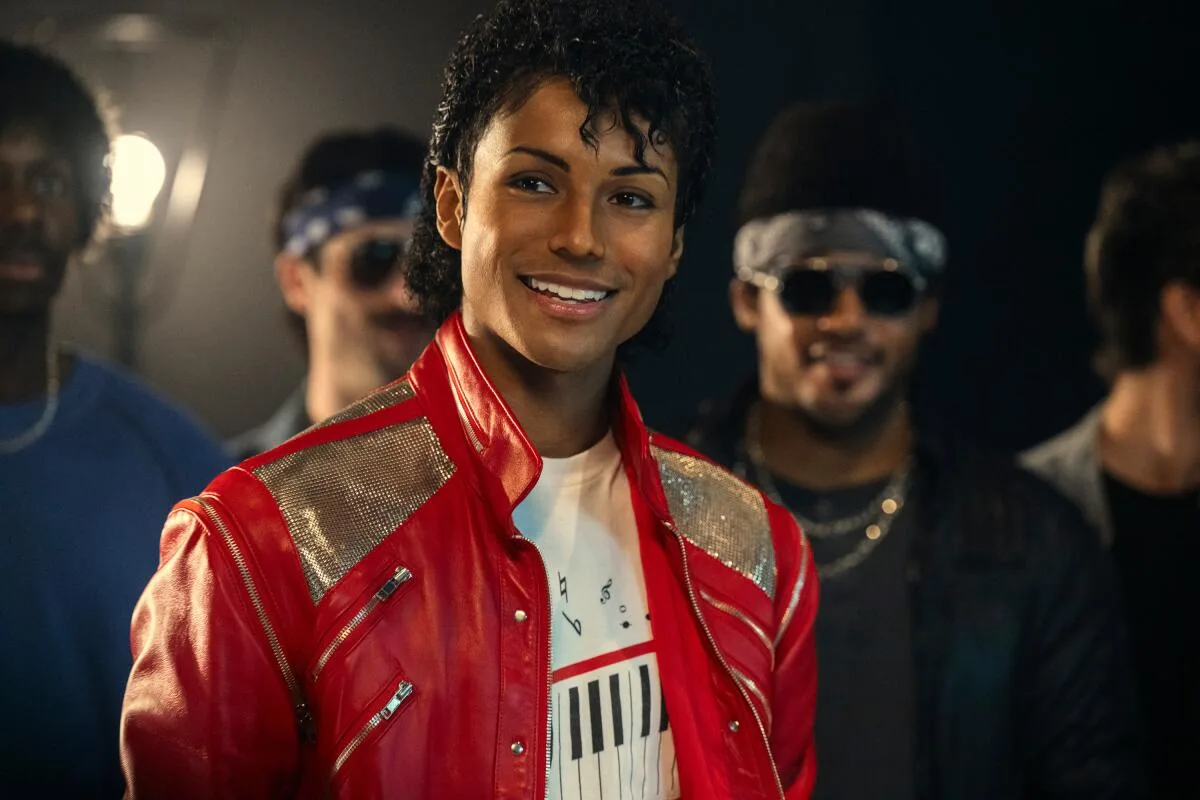 Jaafar Jackson sur scène dans le film Michael