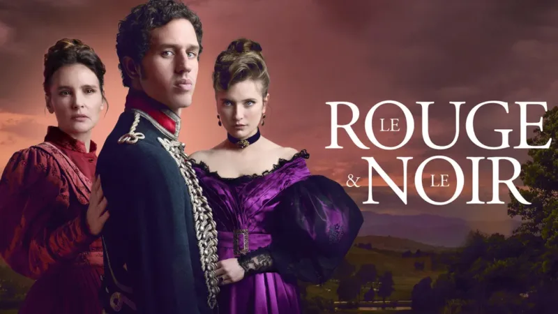 Victor Belmondo, Virginie Ledoyen et Camille Razat dans Le Rouge et le Noir