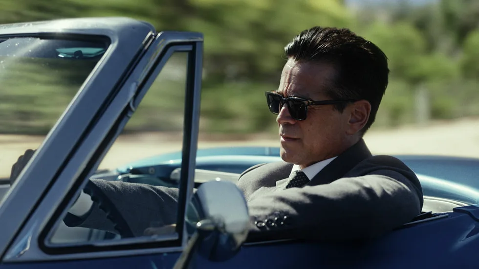 Colin Farrell dans une voiture décapotable sur un visuel officiel de Sugar saison 2