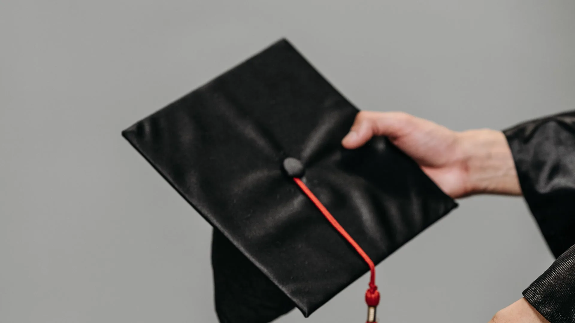 [TRÈS URGENT] Casting urgent série Ella : jeune diplômé à Cannes