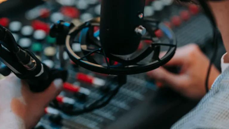 Casting techniciens, régisseurs et profils radio pour Projet K