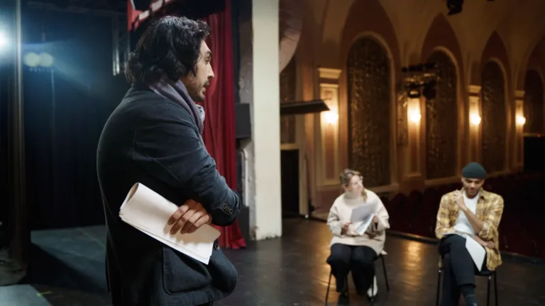 Casting comédien 28-38 ans pour un rôle principal au théâtre à Cavaillon
