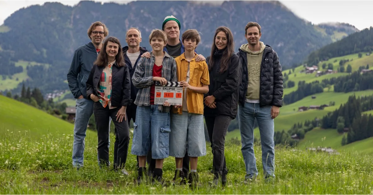 Moritz Hohlrieder, Finley Brown et l'équipe du film Eklipse dans les Alpes